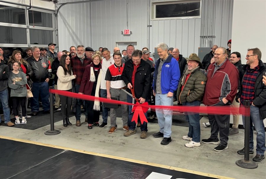 ribbon cutting at Shaut Center